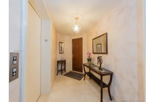 9559 Collins Ave, Surfside, FL 33154, Sold 09/05/17