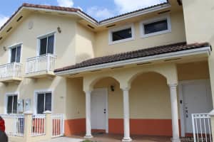 7477 NW 179th St, Hialeah, FL 33015, Sold 06/09/17