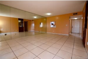 17000 NW 67th Ave, Hialeah, FL 33015, Sold 04/28/17
