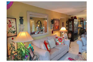 900 NE 195th St, Miami, FL 33179, Sold 05/22/17