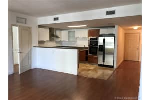 170 SE 14th St, Miami, FL 33131, Sold 08/21/17