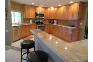 8471 SW 30th St, Davie, FL 33328, Sold 04/14/17