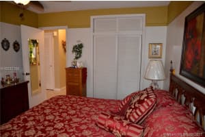 800 SW 11th Ave, Hallandale Beach, FL 33009, Sold 12/01/17