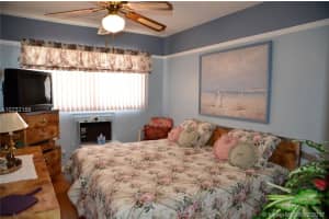 800 SW 11th Ave, Hallandale Beach, FL 33009, Sold 12/01/17