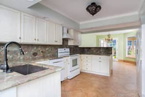 106 S Carmel Ct, Vero Beach, FL 32963, Sold 05/10/17