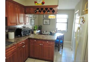 8401 NW 8th St, Miami, FL 33126, Sold 12/18/17