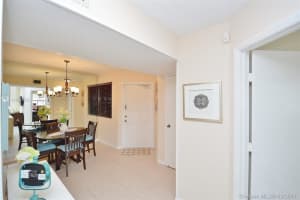 15545 Miami Lakeway N, Miami Lakes, FL 33014, Sold 04/26/17