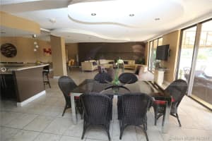 2500 NE 135th St B1009, North Miami, FL 33181, Sold 05/31/17