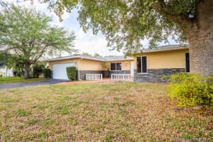 8401 SW 26th Pl, Davie, FL 33328, Sold 06/16/17