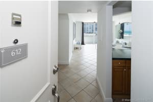 465 Ocean Dr, Miami Beach, FL 33139, Sold 08/04/17