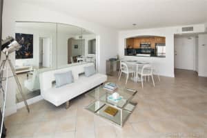 465 Ocean Dr, Miami Beach, FL 33139, Sold 08/04/17