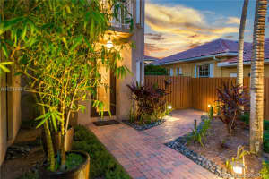 11111 NW 71st St, Doral, FL 33178, Sold 10/26/17