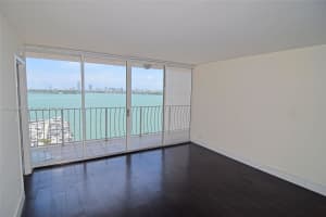 7601 E Treasure Dr, North Bay Village, FL 33141, Sold 04/15/22