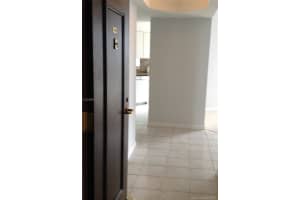 3610 Yacht Club Dr, Miami, FL 33180, Sold 08/16/17