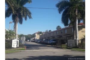 8027 NW 8th St, Miami, FL 33126, Sold 05/26/17