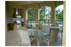 8440 SW 8th St #402a, Miami, FL 33144, Sold 07/24/17