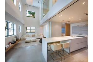 125 Ocean Dr, Miami Beach, FL 33139, Sold 08/20/18