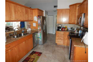 10080 NW 57th St, Doral, FL 33178, Sold 08/22/17