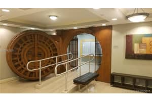 101 E Flagler St, Miami, FL 33131, Sold 08/11/17