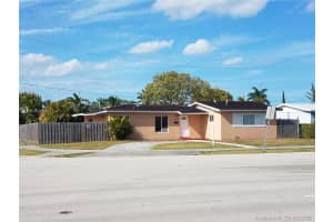7371 NW 169th St, Hialeah, FL 33015, Sold 05/15/17