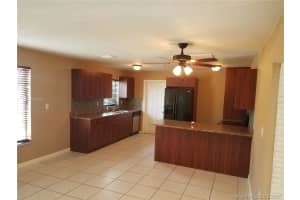 7371 NW 169th St, Hialeah, FL 33015, Sold 05/15/17