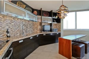 300 South Pointe Dr, Miami Beach, FL 33139, Sold 10/13/17
