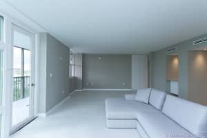 3375 N Country Club Dr, Miami, FL 33180, Sold 07/05/17