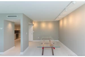 3375 N Country Club Dr, Miami, FL 33180, Sold 07/05/17