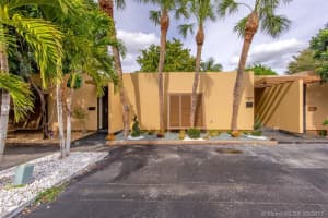 15815 Kingsmoor Way, Hialeah, FL 33014, Sold 06/30/17