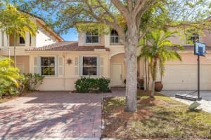 13044 NW 9th Ct, Pembroke Pines, FL 33028, Sold 05/22/17