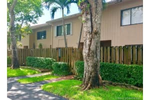 5046 S University Dr, Davie, FL 33328, Sold 08/11/17
