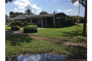 529 NW 10th St, Dania Beach, FL 33004, Sold 11/01/17