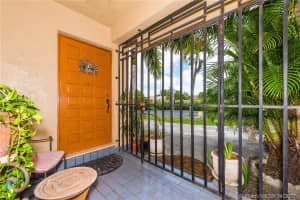 19830 Cypress Ct, Hialeah, FL 33015, Sold 06/02/17