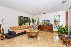 19830 Cypress Ct, Hialeah, FL 33015, Sold 06/02/17