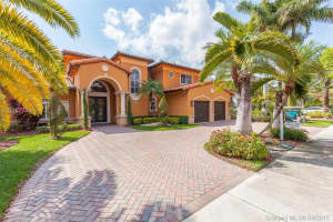 16046 NW 81st Ct, Miami Lakes, FL 33016, Sold 08/30/17