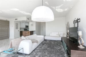 9800 W Bay Harbor Dr, Bay Harbor Islands, FL 33154, Sold 11/22/17
