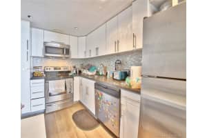 5005 Collins Ave # C5, Miami, FL 33140, Sold 02/22/22
