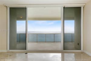 4775 Collins Ave, Miami Beach, FL 33140, Sold 10/10/17