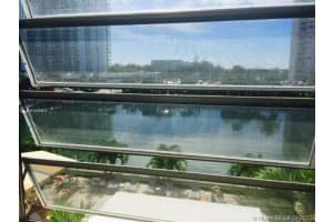 220 Kings Point Dr # 110, Sunny Isles Beach, FL 33160, Sold 05/12/17