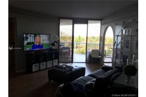 3610 Yacht Club Dr, Miami, FL 33180, Sold 08/01/17