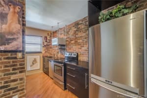 10 SE 13th St APT C2, Boca Raton, FL 33432, Sold 05/03/17