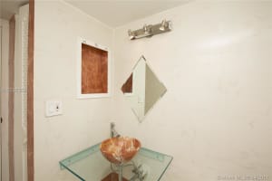 3101 N Country Club Dr, Aventura, FL 33180, Sold 11/20/17