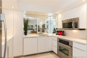 1 Las Olas Cir, Fort Lauderdale, FL 33316, Sold 07/13/17