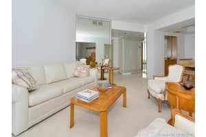 3610 Yacht Club Dr, Aventura, FL 33180, Sold 12/19/17