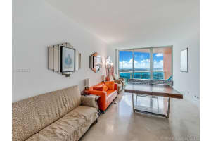 300 South Pointe Dr, Miami Beach, FL 33139, Sold 10/27/17