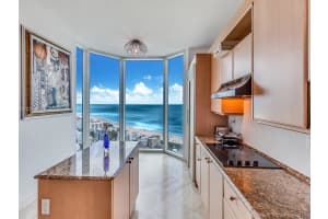 300 South Pointe Dr, Miami Beach, FL 33139, Sold 10/27/17