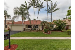 9830 N Oak Knoll Cir, Davie, FL 33324, Sold 05/31/17