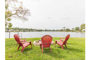 9830 N Oak Knoll Cir, Davie, FL 33324, Sold 05/31/17