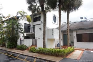 8261 SW 157th Ave, Miami, FL 33193, Sold 05/18/17