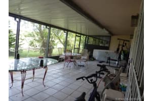 545 W Park Dr, Miami, FL 33172, Sold 07/31/17